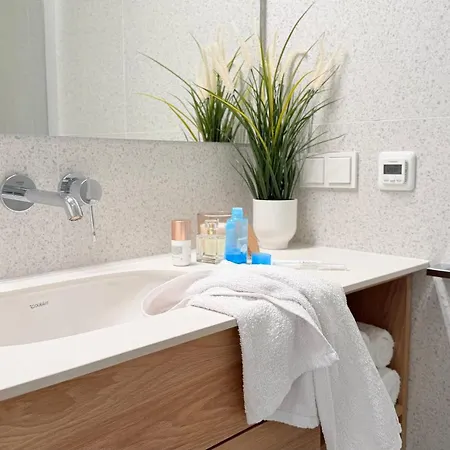 Daire Ruzop - Modern In Center, Self Check-in, Wifi Poznan